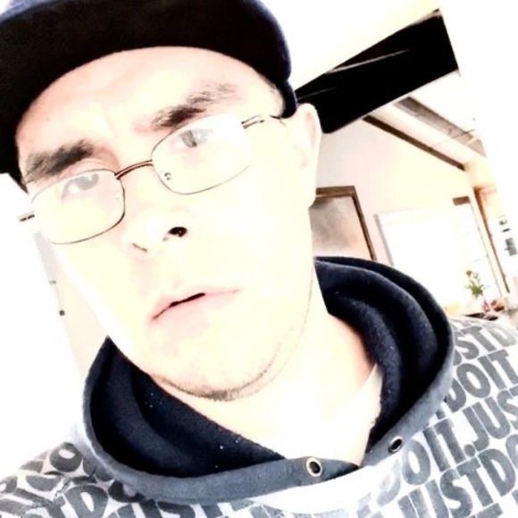 Meet your Posher, Javier - Picture 1 of 1